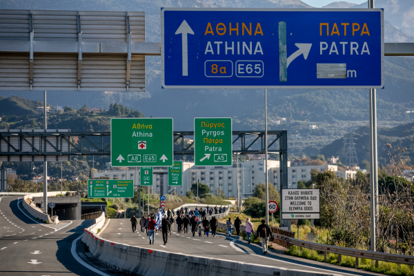 Αγροτικά μπλόκα: Εκτροπή της κυκλοφορίας με... ανοιχτούς δρόμους και στη Δυτική Ελλάδα