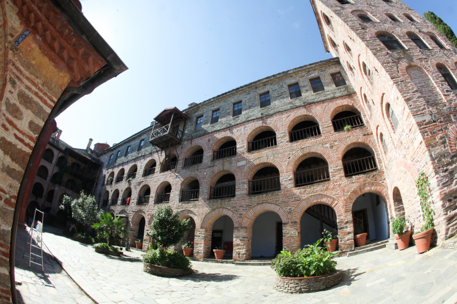 Άγιο Όρος: Αρνητές μοναχοί κατηγορούνται ότι παρακινούν πιστούς να μην εμβολιαστούν