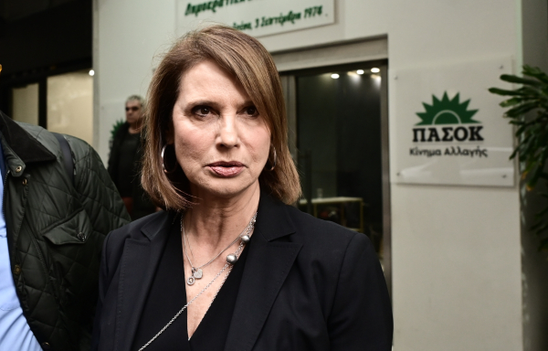 Η Μπατζελή στην παρουσίαση του βιβλίου Σιακαντάρη