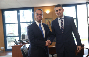Ανασχηματισμός 2025: Παράδοση - παραλαβή στο υπουργείο Μεταφορών (εικόνες)