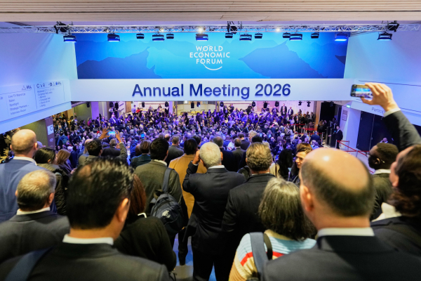 Στάσσης στο World Economic Forum: Η ΔΕΗ στο «σταυροδρόμι» ενέργειας και ψηφιακού κόσμου