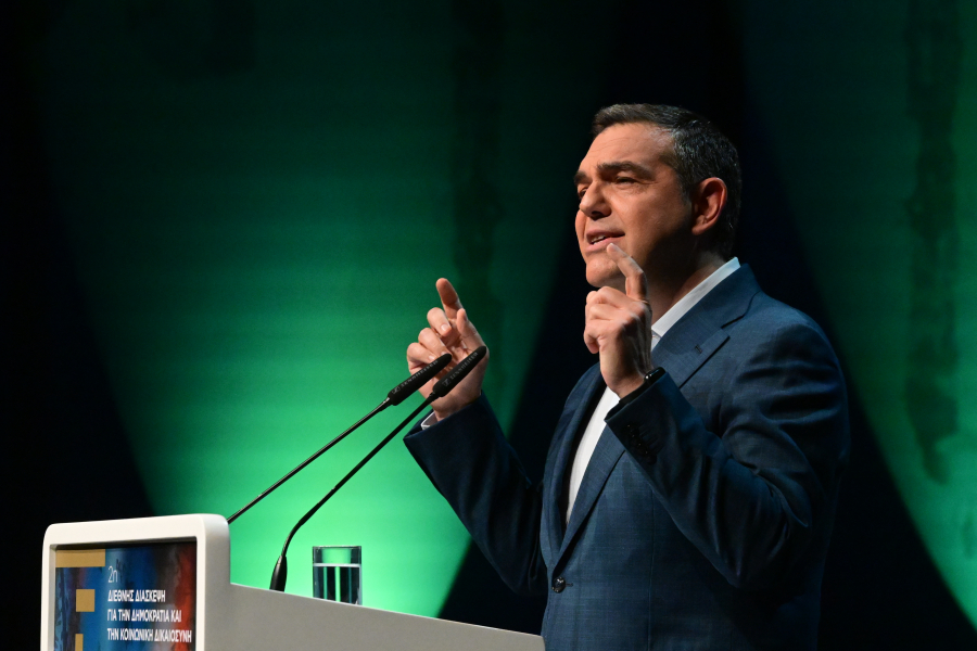 Τσίπρας: Έτσι έγραψε την Ιθάκη, «συνεργάτες μου μου πήραν συνέντευξη»