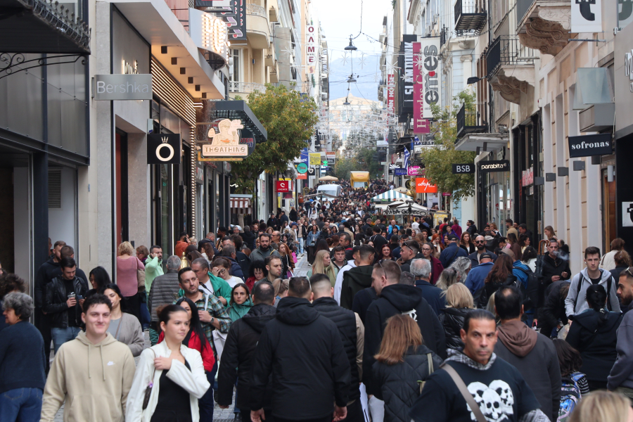 Εορταστικό ωράριο: Πώς θα λειτουργήσουν αύριο Κυριακή τα καταστήματα και τα σούπερ μάρκετ