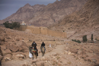 Θρίλερ με τη Μονή Σινά