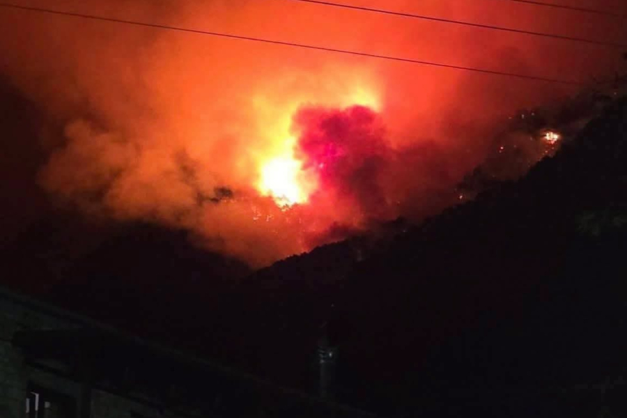 Καίει για 15η μέρα η φωτιά στην Κόνιτσα - Νέες αναζωπυρώσεις (Εικόνες)