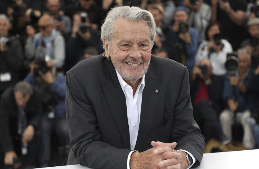 Νέος «πόλεμος» για την περιουσία του Αλέν Ντελόν - Ο μικρότερος γιος του ζητά να ακυρωθεί η διαθήκη