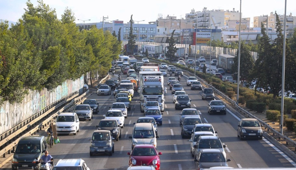 Κίνηση: Καραμπόλα τεσσάρων οχημάτων στον Κηφισό - Μεγάλες καθυστερήσεις