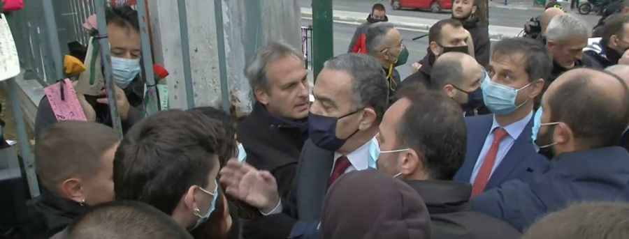 Πολυτεχνείο: «Μπλόκο» σε αντιπροσωπεία της Βουλής να καταθέσει στεφάνι