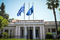 Βροχή οι εισηγήσεις για πρόωρες εκλογές μετά το Πάσχα