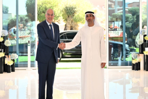 Στα Ηνωμένα Αραβικά Εμιράτα ο Νίκος Δένδιας, πρώτη συνάντηση με τον νέο υπουργό Άμυνας