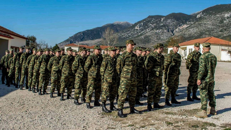 Αλλαγή στη στρατιωτική θητεία προανήγγειλε ο Δένδιας