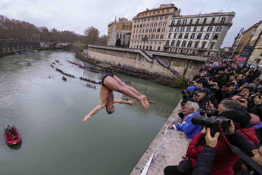 Μετά τον Σηκουάνα, ο Τίβερης: Ο δήμαρχος Ρώμης λέει ότι θα μπορούν να κολυμπάνε στο ποτάμι σε 5 χρόνια