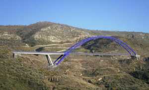 Στην κυκλοφορία η νέα γέφυρα στην Τσακώνα