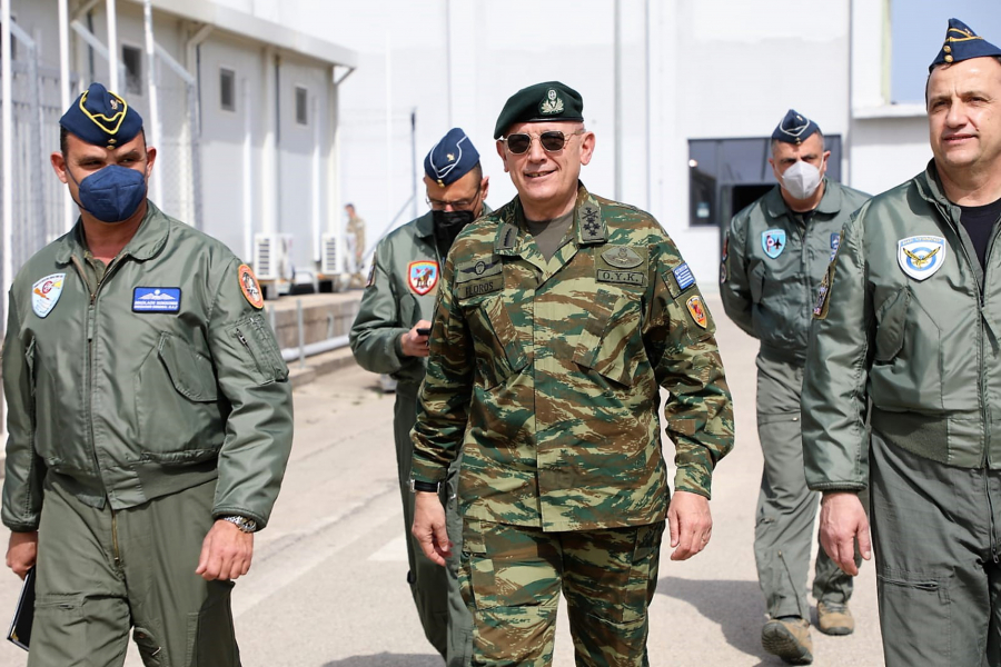 Ουκρανία: Τηλεφωνική επικοινωνία Φλώρου με τον αρχηγό των Ενόπλων Δυνάμεων των ΗΠΑ