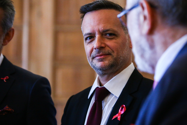 Γιατί η κυβέρνηση επιτίθεται στον Χ. Δούκα