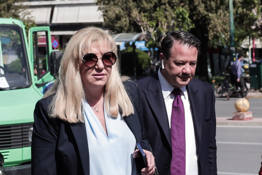 Ολοκληρώθηκε η κατάθεση της συζύγου του Καραϊβάζ, προσεχώς νέα εντάλματα σύλληψης