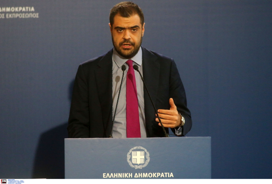 Δεν «παγώνει» κανένα εξοπλιστικό πρόγραμμα, ξεκαθαρίζει η κυβέρνηση