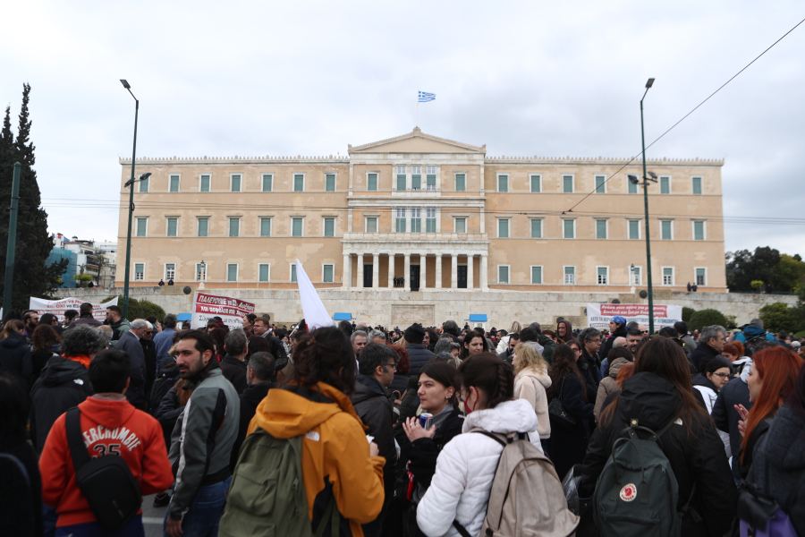 Απεργία σήμερα: Στους δρόμους για μισθούς, ακρίβεια, στεγαστική κρίση - Liveblog όλες οι εξελίξεις στις συγκεντρώσεις