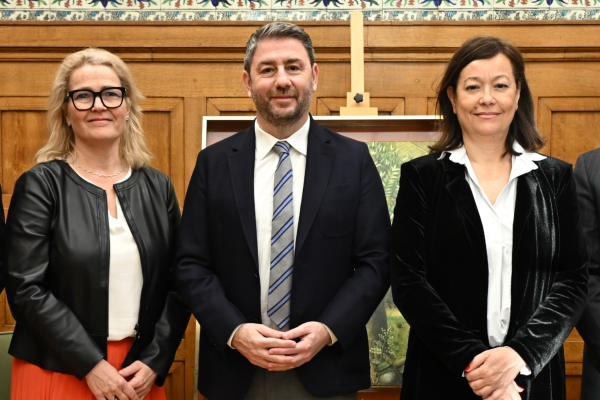 Συνάντηση Ανδρουλάκη με τις Ευρωπαίες εισηγήτριες Miapetra Kumpula - Natri και Laura Castel