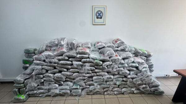 Θεσσαλονίκη: Εξαρθρώθηκε συμμορία που μετέφερε κάνναβη με φορτία χαρτιού ανακύκλωσης