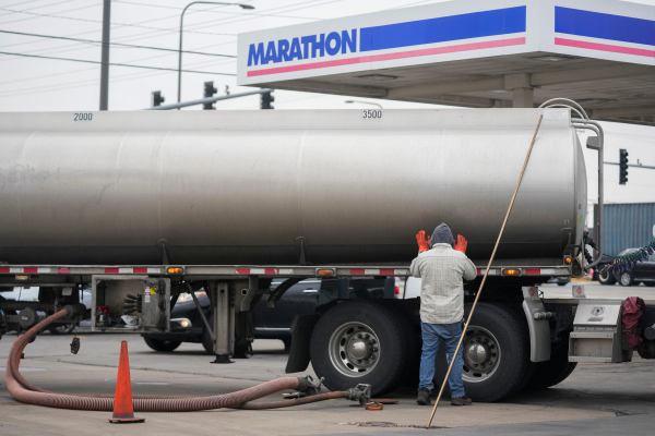 Στα 84,05 δολάρια το πετρέλαιο εν μέσω φόβων για την παγκόσμια προσφορά ενέργειας