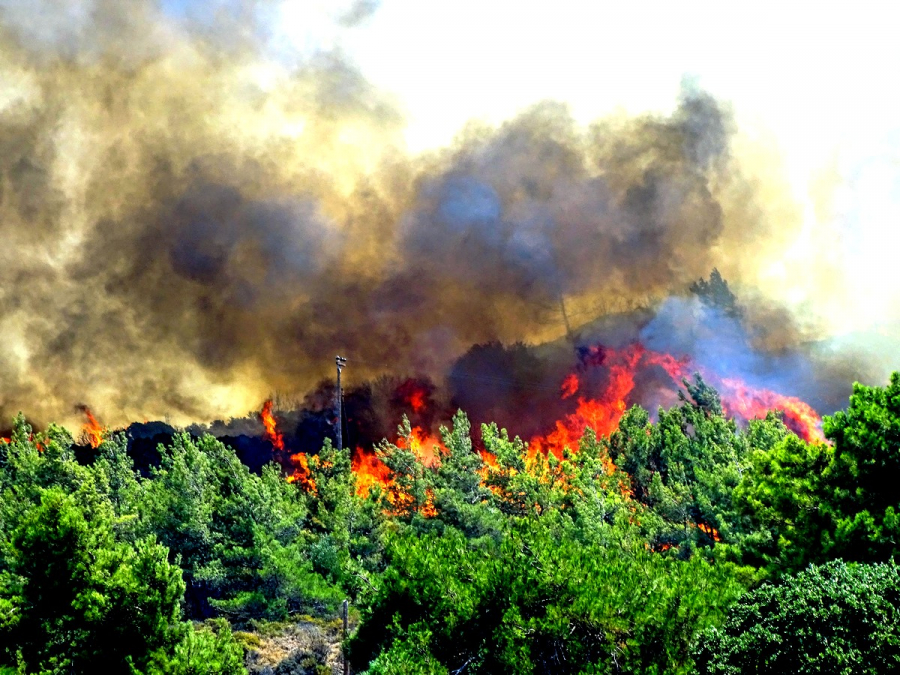 Σε ύφεση η φωτιά στη Ρόδο: Κατεπείγον αίτημα για κήρυξη σε κατάσταση έκτακτης ανάγκης