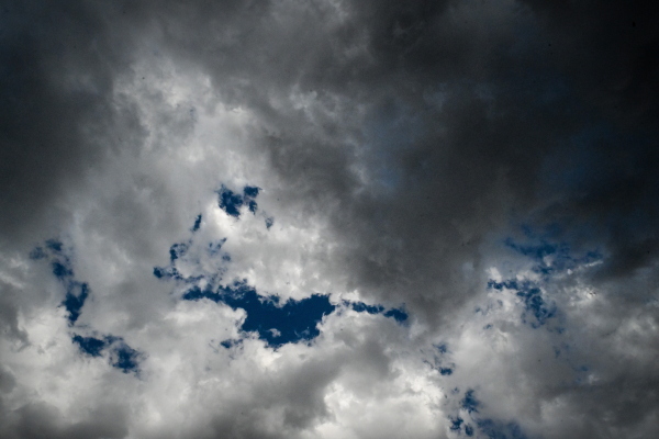 Πρωτοχρονιά: Με τι καιρό θα υποδεχτούμε το 2025 - «Γυαλιά αντί για ομπρέλα»