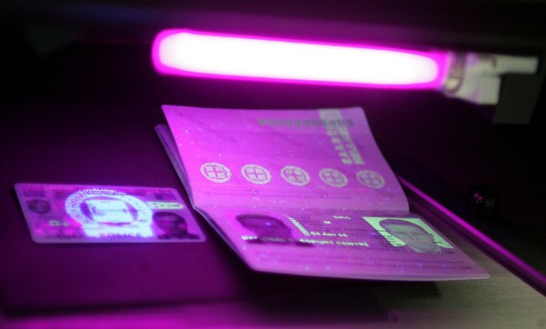 Αλλάζουν υποχρεωτικά οι ταυτότητες με &quot;χαράτσι&quot; 10 ευρώ, με εντολή Κομισιόν