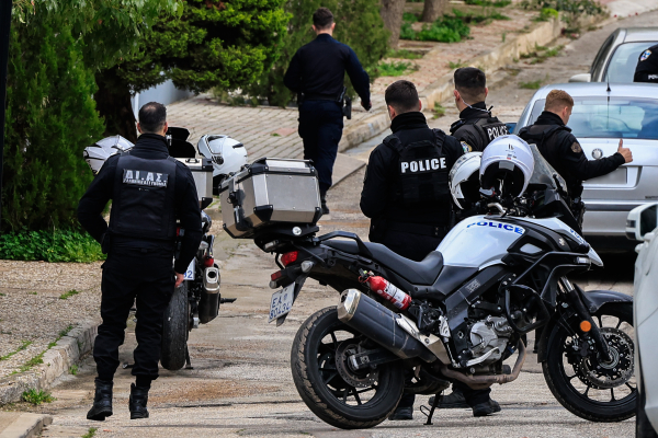 Γυναικοκτονία στη Δράμα: Αστυνομικός μαχαίρωσε και σκότωσε την αστυνομικό σύζυγό του - Αυτοκτόνησε μετά την πράξη του