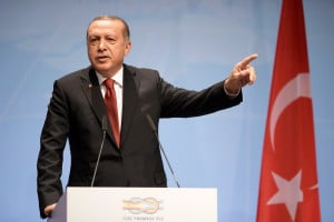 Απειλές Ερντογάν σε ΕΕ: Ή μας στηρίζετε ή στέλνουμε πρόσφυγες