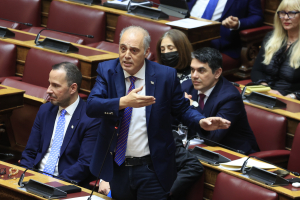 Νέα κόντρα για τα Τέμπη στη Βουλή: «Είσαι ψεύτης» - «Μέχρι τέλους για να πάνε κάποιοι φυλακή»