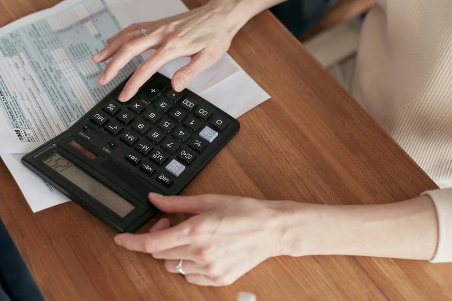 Τι αλλάζει στη φορολογία για δαπάνες νοσηλείας, ναυτικούς και λαχειοπώλες