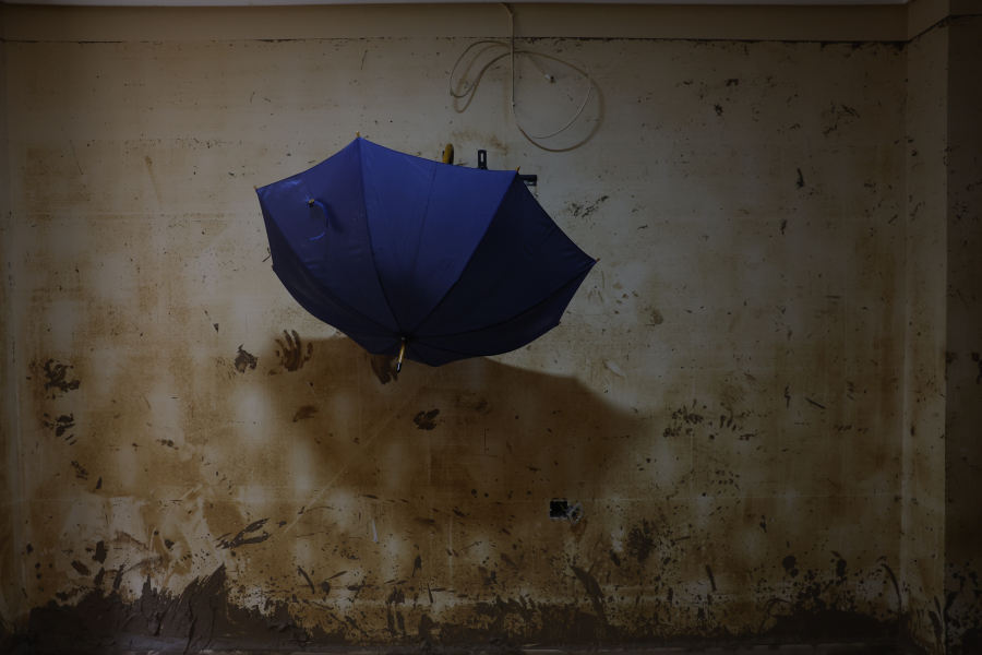 «Προσοχή, μείνετε σπίτι»: Σε κόκκινο συναγερμό ξανά η Βαλένθια για νέες πλημμύρες (Βίντεο)