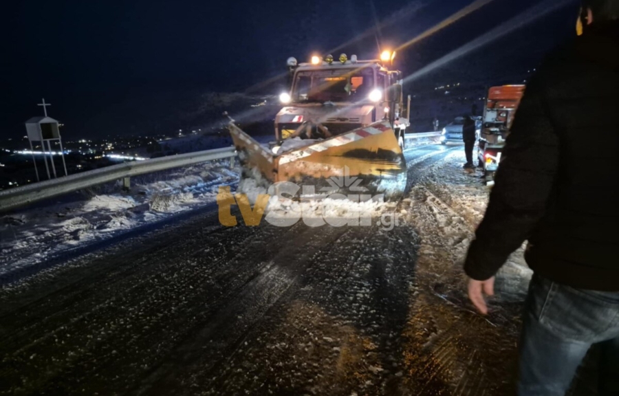 Αράχωβα: Γιατί προκλήθηκε χάος και «έμειναν» τα ηλεκτρικά αυτοκίνητα