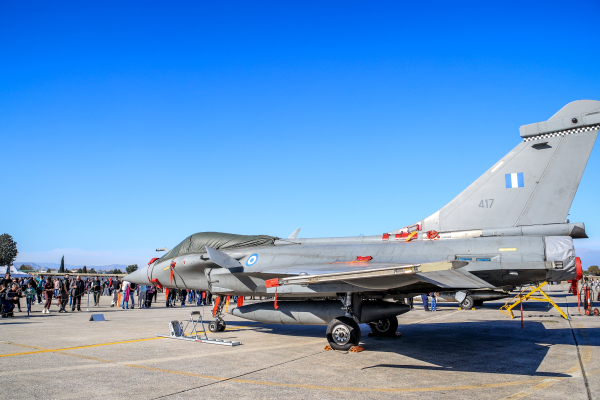 Στα παρασκήνια του... πατριωτισμού