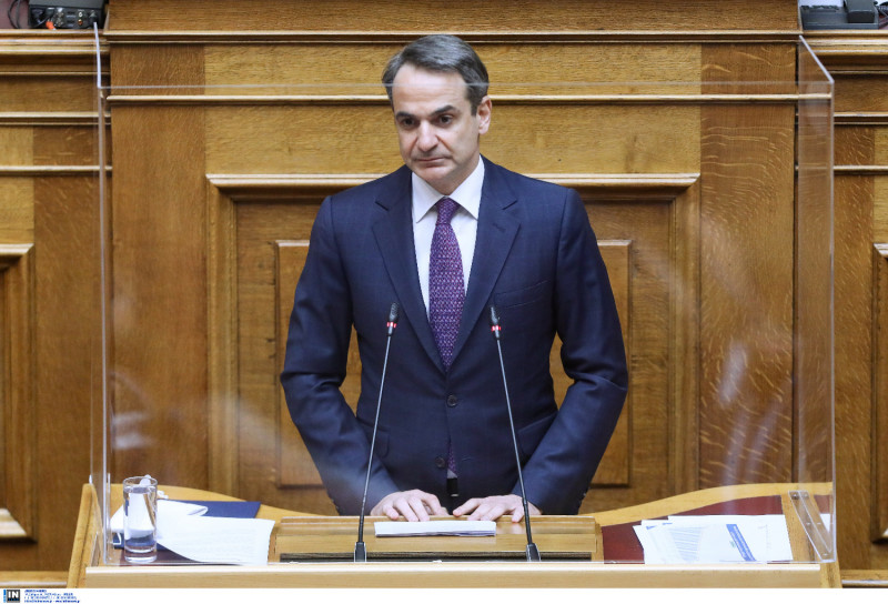 Σφοδρή αντιπαράθεση Μητσοτάκη - Τσίπρα για ΕΣΥ και εμβόλια με φόντο την εστίαση