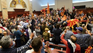 Στα πρόθυρα εμφυλίου τα Σκόπια