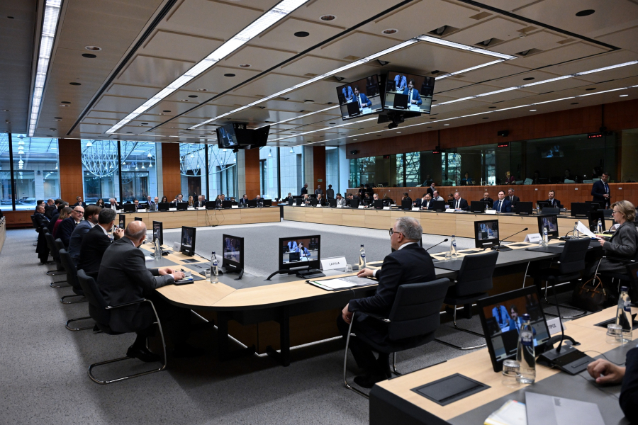 Το ράλι της ενέργειας φέρνει συναγερμό στο Eurogroup, η αναθεωρημένη εθνική στρατηγική για το ξέπλυμα χρήματος, τα άγνωστα στοιχεία για τις αποδεσμεύσεις, η ElpeFuture, η Πασιφάη και η AVAX και η Ιόνιος Σχολή