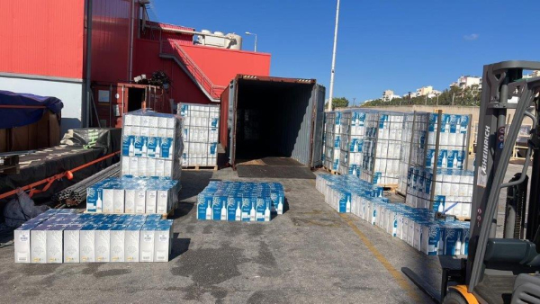 Μπλόκο της ΑΑΔΕ σε 61.560 «μαϊμού» μπουκάλια φημισμένης βότκας και γνωστού απεριτίφ