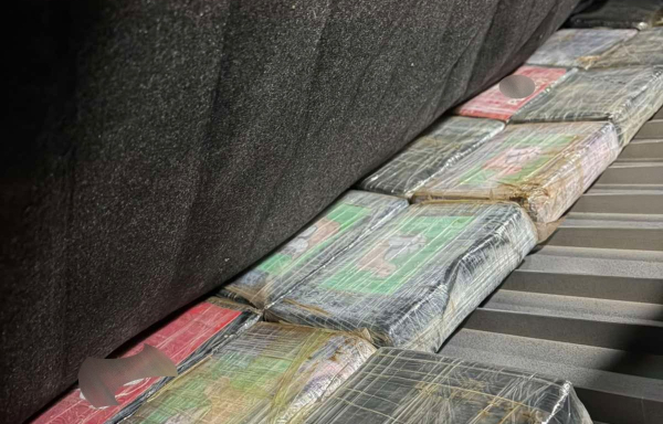 Πάτρα: Βρήκαν ναρκωτικά αξίας €1,7 εκατ. - Δύο συλλήψεις (εικόνες)