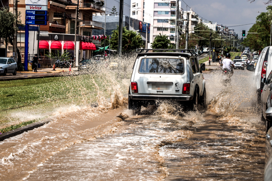 Τι ώρα θα ανοίξουν οι ουρανοί σήμερα με καταιγίδες στην Αθήνα
