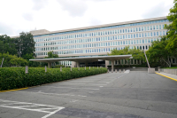 Πυροβολισμοί έξω από τα κεντρικά της CIA