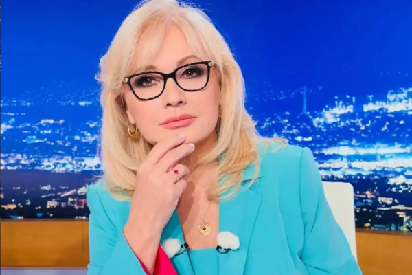 Η αποκάλυψη της Αγγελικής Νικολούλη για το τηλεφώνημα της Μουρτζούκου μέσα από τη ΓΑΔΑ (Βίντεο)