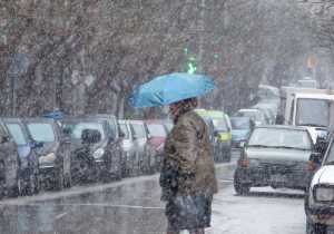 Κατακόρυφη πτώση της θερμοκρασίας - Χιόνια στην Πάρνηθα