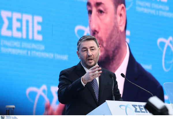 Κατατέθηκε η επίκαιρη ερώτηση Ανδρουλάκη για τους αγρότες: «Η κυβέρνηση του οδηγεί σε αδιέξοδο»