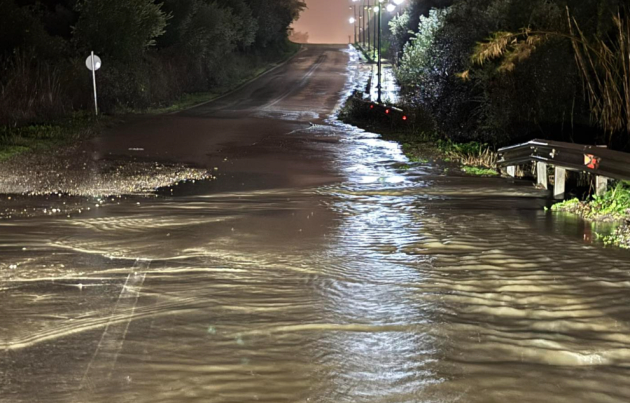 Σφοδρές καταιγίδες στο Αγρίνιο, ήχησε το 112 - Η πορεία της κακοκαιρίας