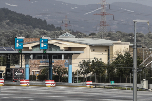 Αττική Οδός: Τροχαίο ατύχημα με τραυματίες και μποτιλιάρισμα