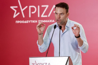Κασσελάκης κατά Μαρινάκη: Το κόμμα της μαύρης σακούλας μας προκαλεί για τα οικονομικά