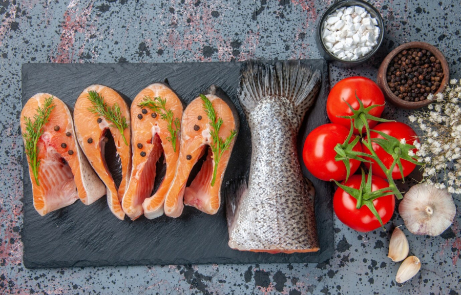 Το φτηνό και υγιεινό ψάρι που αξίζει να τρώμε δύο φορές την εβδομάδα