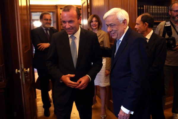 Παυλόπουλος σε Βέμπερ: Οι Έλληνες απέδειξαν την πίστη τους στο ευρωπαϊκό όραμα με τόσες θυσίες